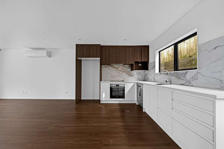 54E Parker Avenue_4