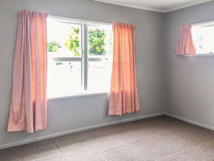 8a Fairclough Road Beach Haven_3