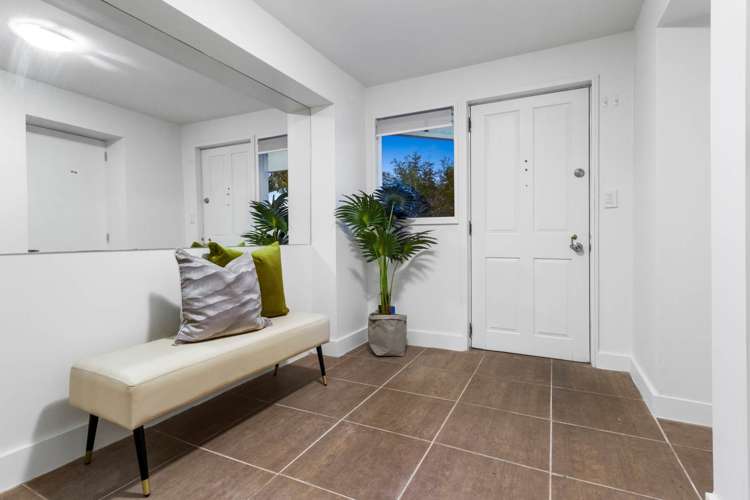 16 Winhall Rise Remuera_11