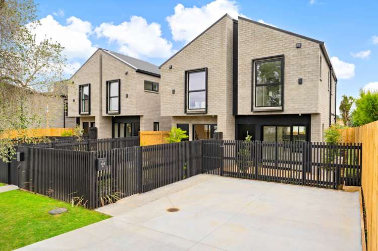 133C&D Riverpark Crescent Henderson_20