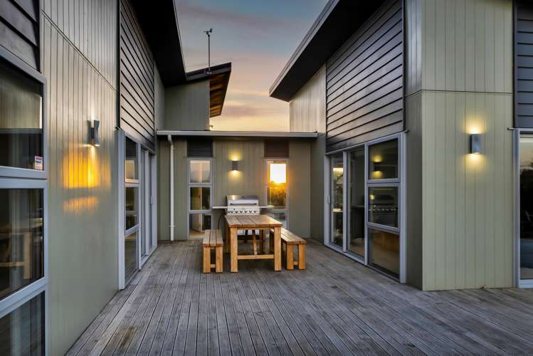 265 Tai Road Opunake_8