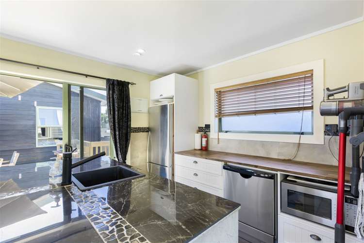1315 Whangaparaoa Road Army Bay_17