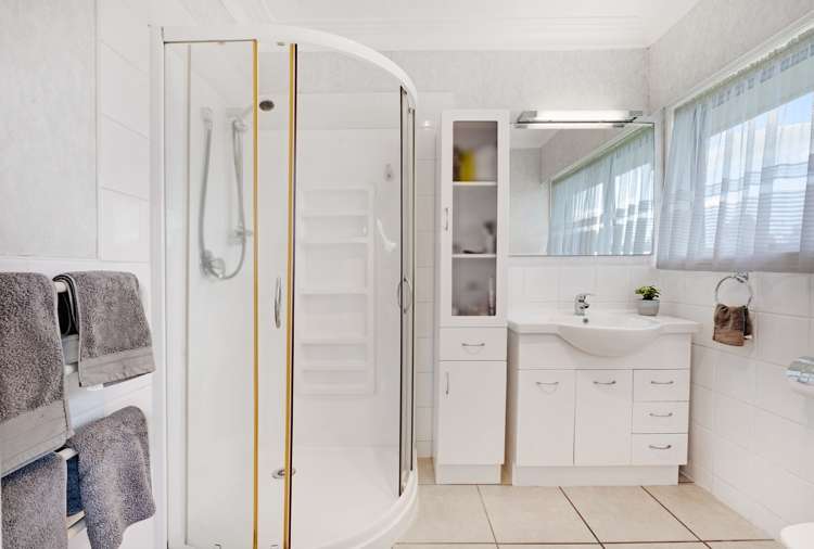 22 Fairview Avenue Opaheke_15