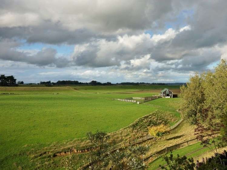 28 Pickwick Road Otamatea_26