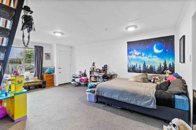 2/214 Crinan Street Appleby_5