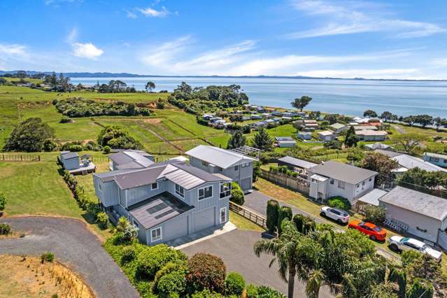 Renovated Coastal Dream at Grahams Beach