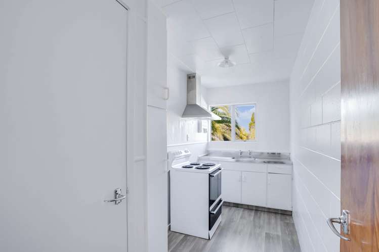 1-10/16 Oakley Avenue_5