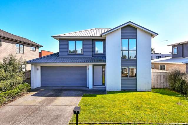 Brick and weatherboard, two master bedrooms!