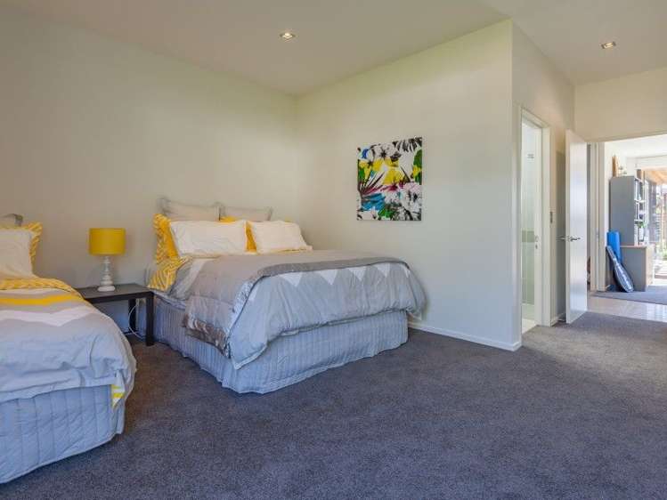 2 Glengarry Court Jacks Point_11