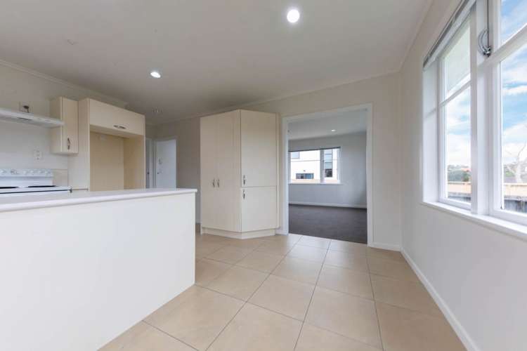 7 Glengarry Road Glen Eden_10