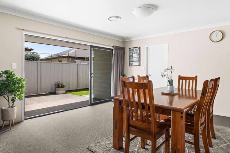 216 Frimley Oaks_2