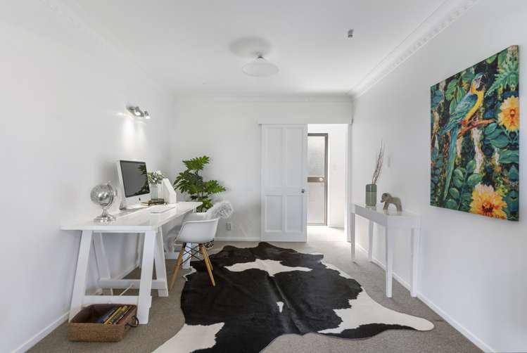 27 Lexington Drive Botany Downs_5