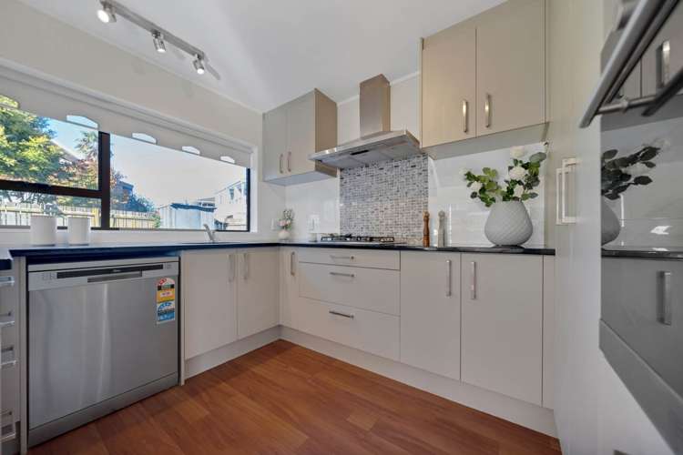 2/1 Belmere Rise Farm Cove_6