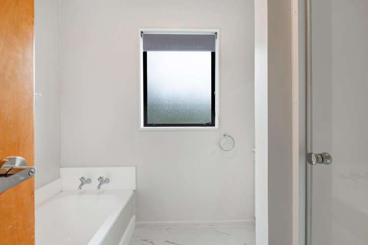 15A Tetrarch Place Totara Vale_13