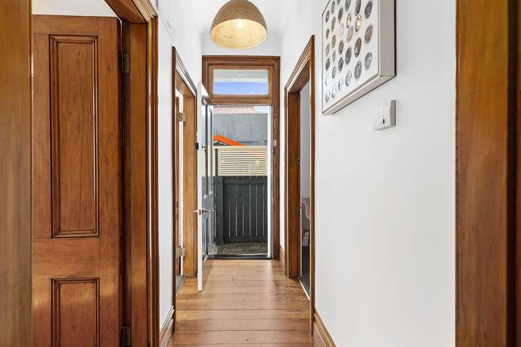 21 Newtown Avenue Newtown_10