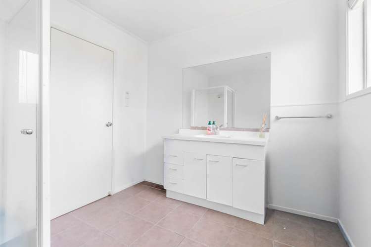 2/3 Edwin Freeman Place Ranui_8