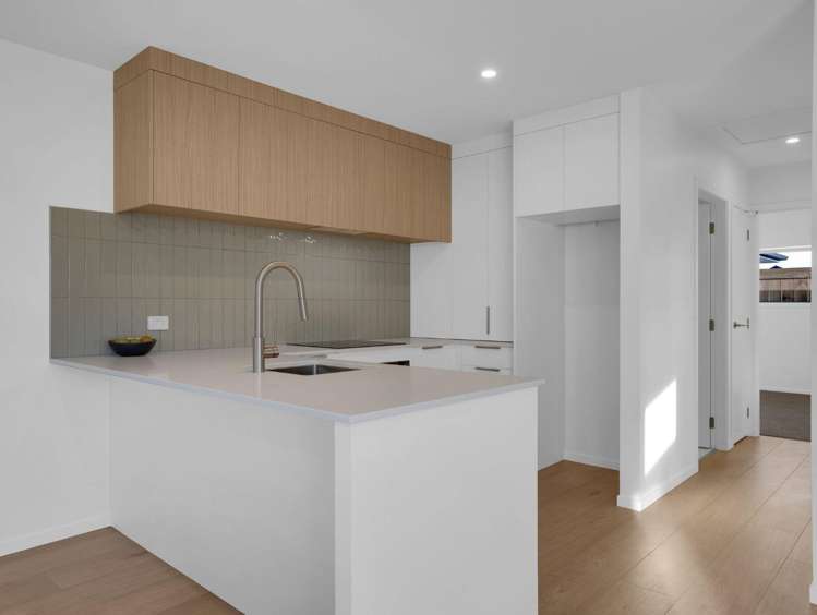 2/19A Silverwood Lane 11373_5