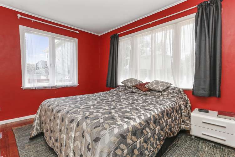 8 Alston Avenue Kelston_5