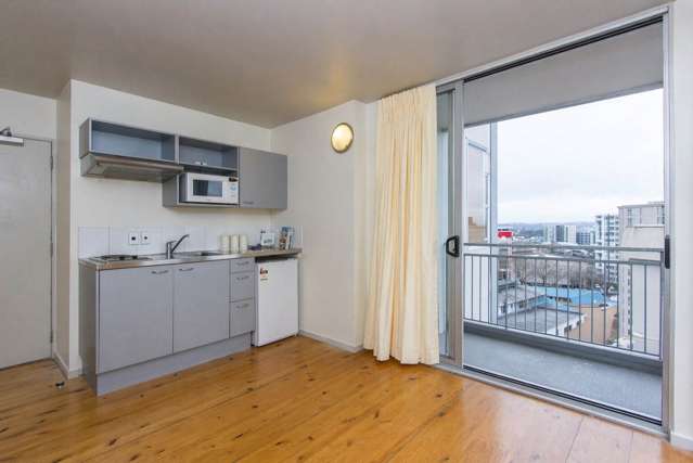 11A/8 Scotia Place City Centre_3