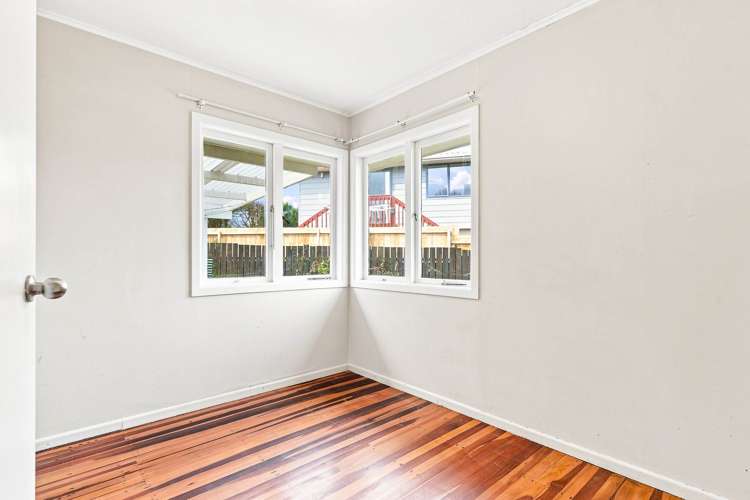 3 Ozich Avenue Te Atatu South_15