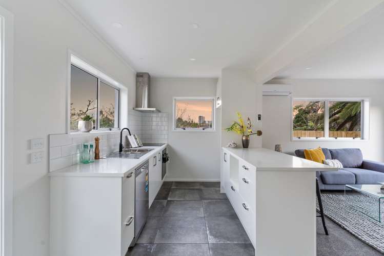 11 Queen Mary Avenue New Lynn_19