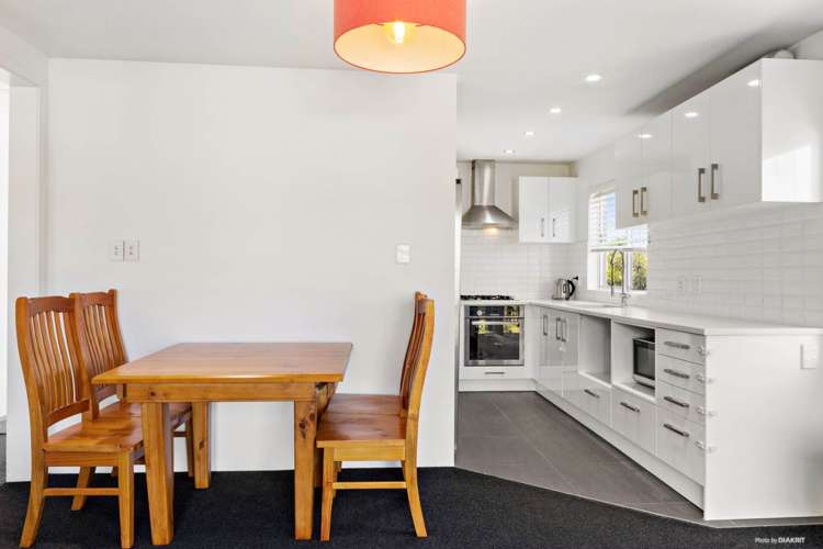 3/7 Alston Avenue Kelston_2