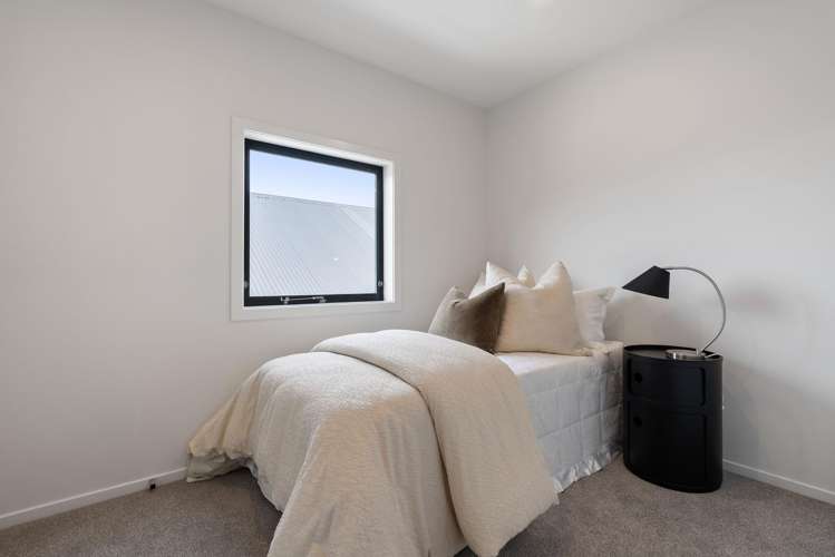 2/161 Onepu Road Lyall Bay_14