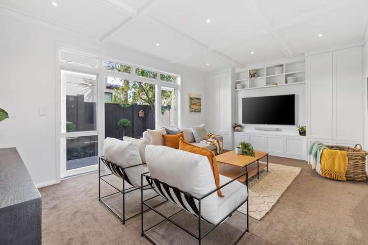 1 Courtneys West Harbour_12