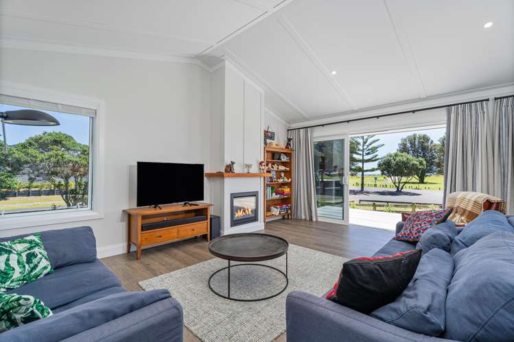 112 Ocean Close Matarangi_13