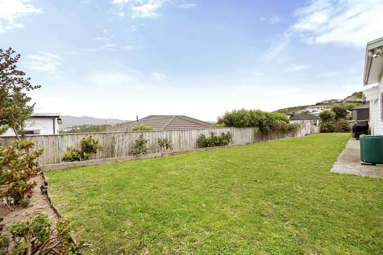 15 Paparoa Crescent Aotea_18