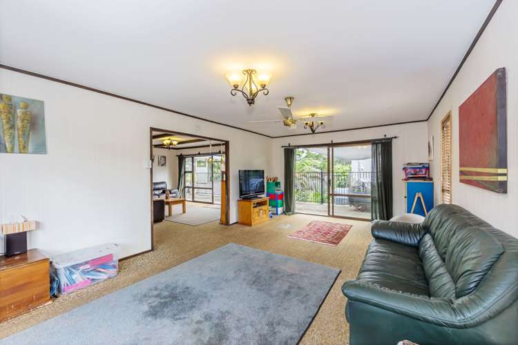 583 Ridge Road Riverhead_24