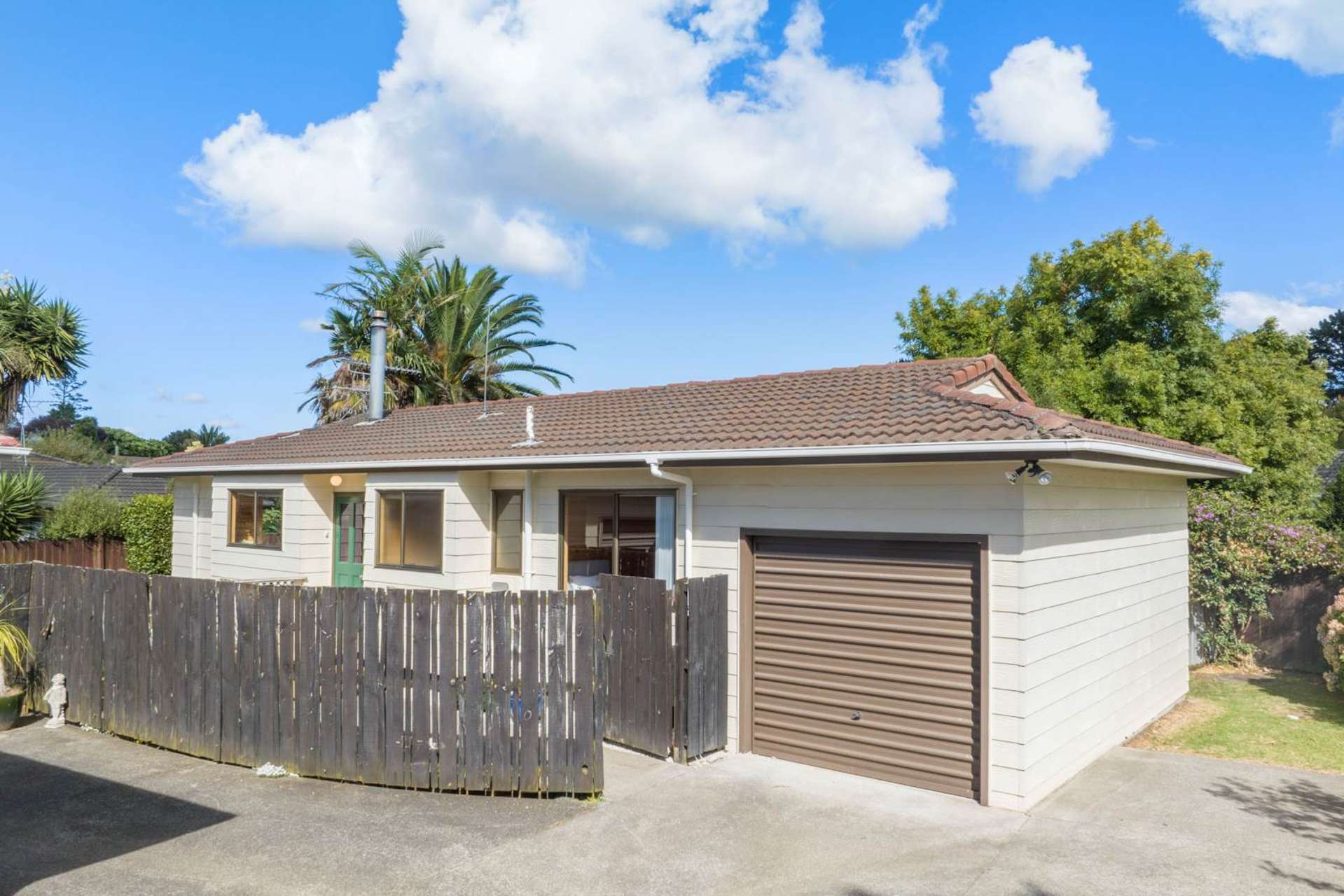 2/43 Carnoustie Drive Wattle Downs_0