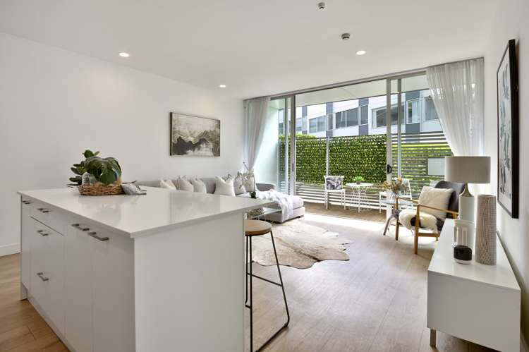 1b/6 Fisher-Point Drive Auckland Central_5