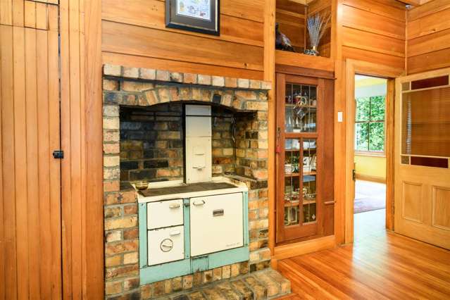 TEAM LEWIS - YOUR PEACEFUL IDYLLIC LIFESTYLE AWAITS