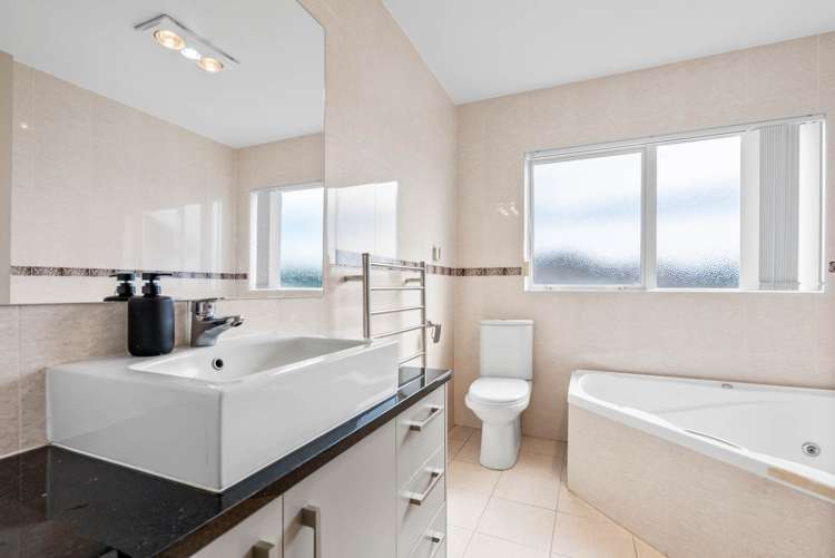 22 Muirlea Drive Flat Bush_15