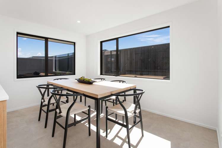 6 Earl Way Amberley_7