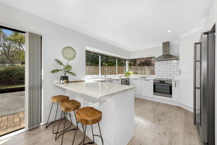 26 Parramatta Place Botany Downs_1