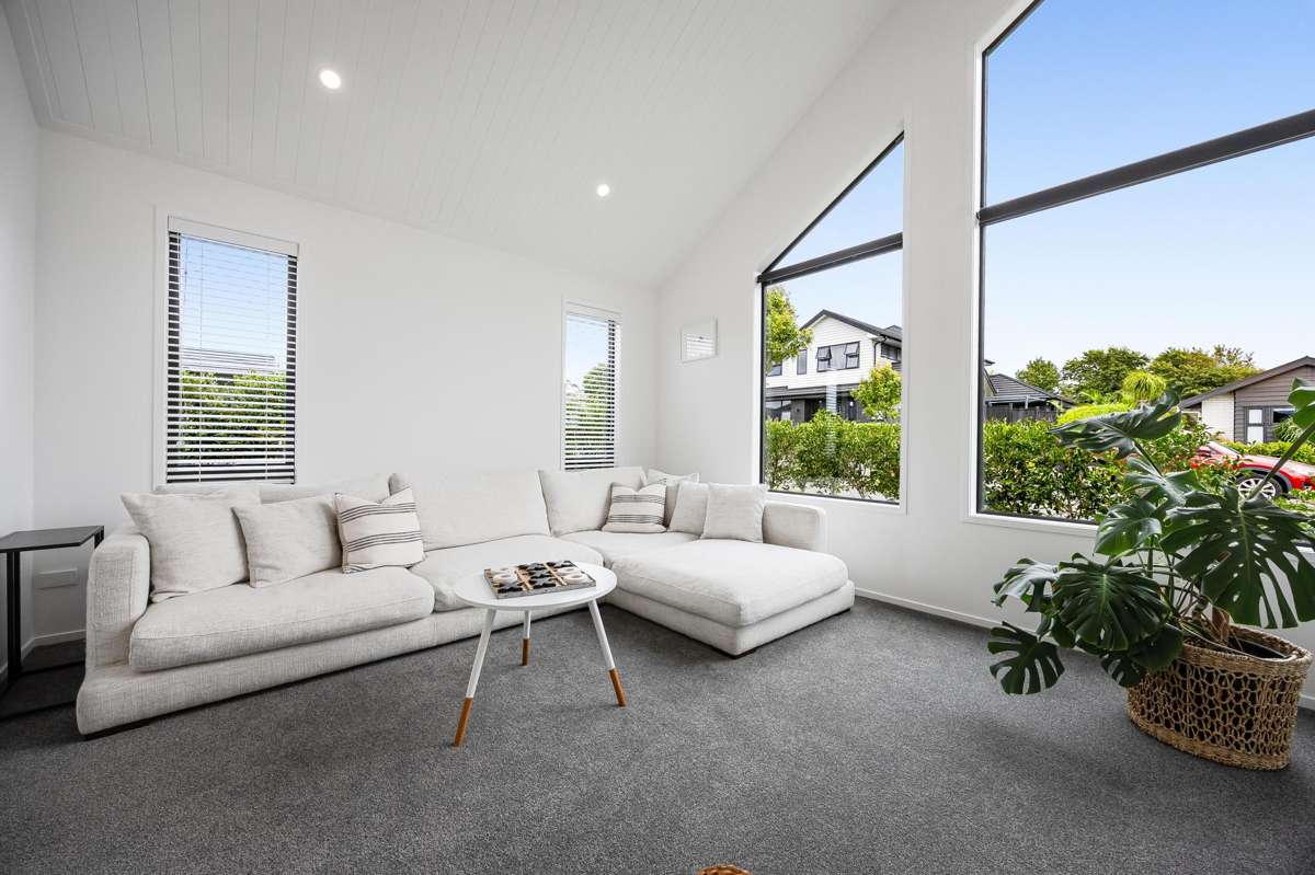 8 Walter Lawry Road_3