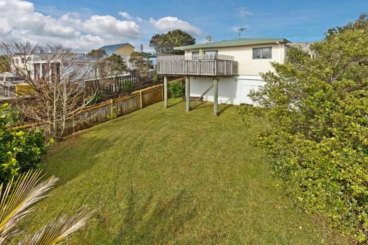 8 Target Road Totara Vale_12
