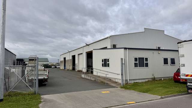Freestanding warehouse with office and secure yard