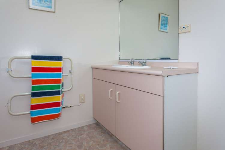 221 Ocean Road Whangamata_18