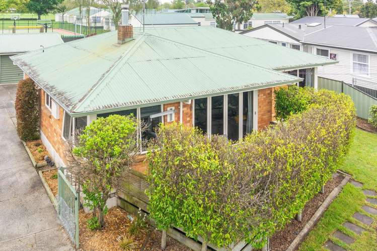 14 Jeanette Street Glenview_24