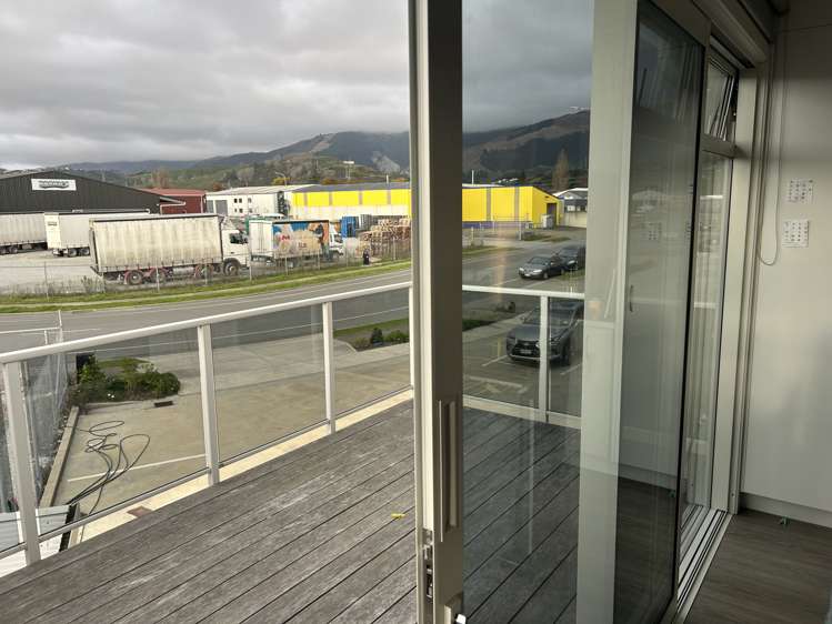 1/27 Packham Crescent Stoke_10