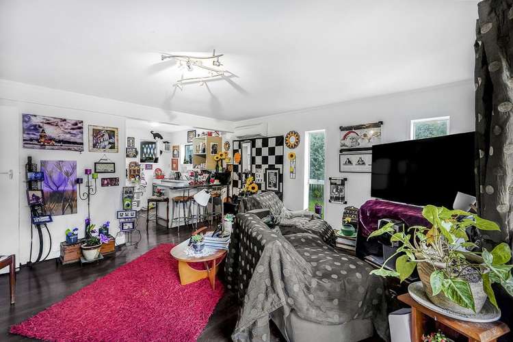 B/15 Saxbys Road Glenview_13