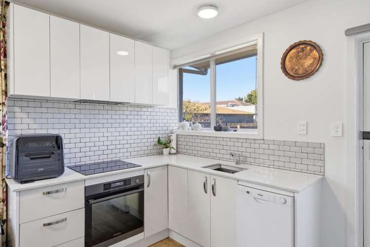 2/54B Dallington Terrace Dallington_1