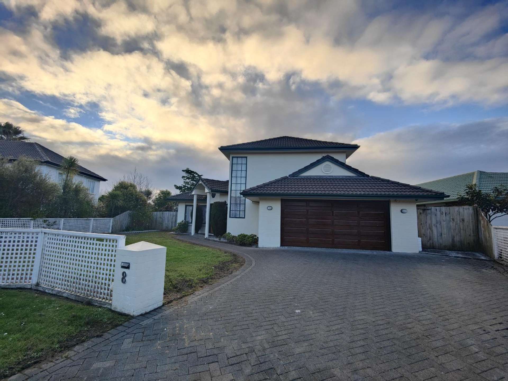 8 Auden Close 2369_0