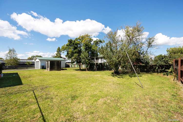 107 Point England Road Point England_2