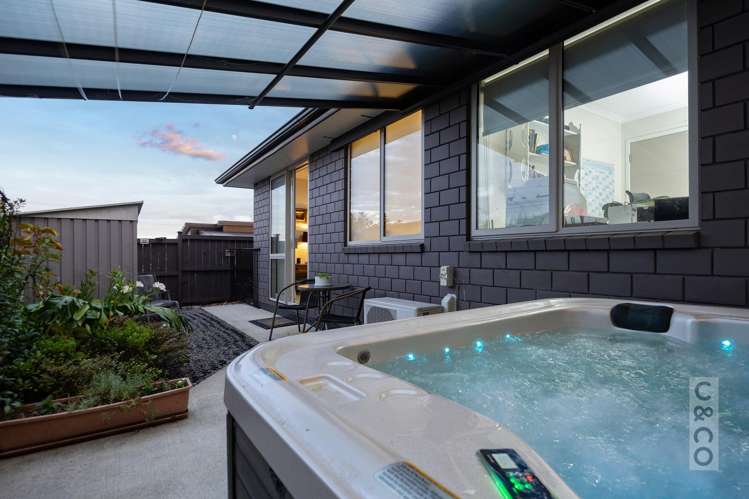 11 Canoe Lane Riverhead_16