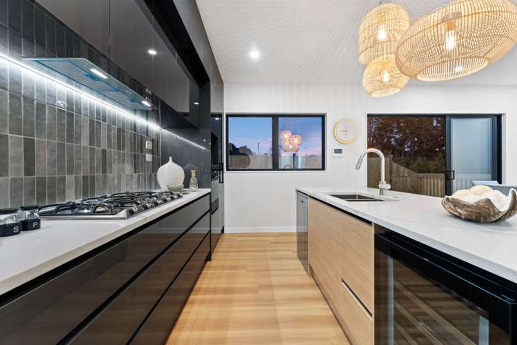 8 Barrel Crescent Swanson_8