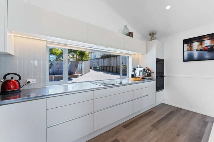 55b Paynters Avenue Strandon_10